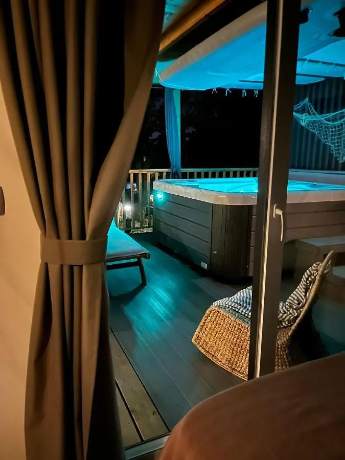 Apartment Nikodom Mobile Home Selce